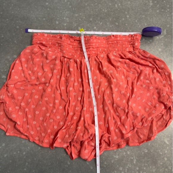 Hollister Women’s Short - Picture 3 of 5